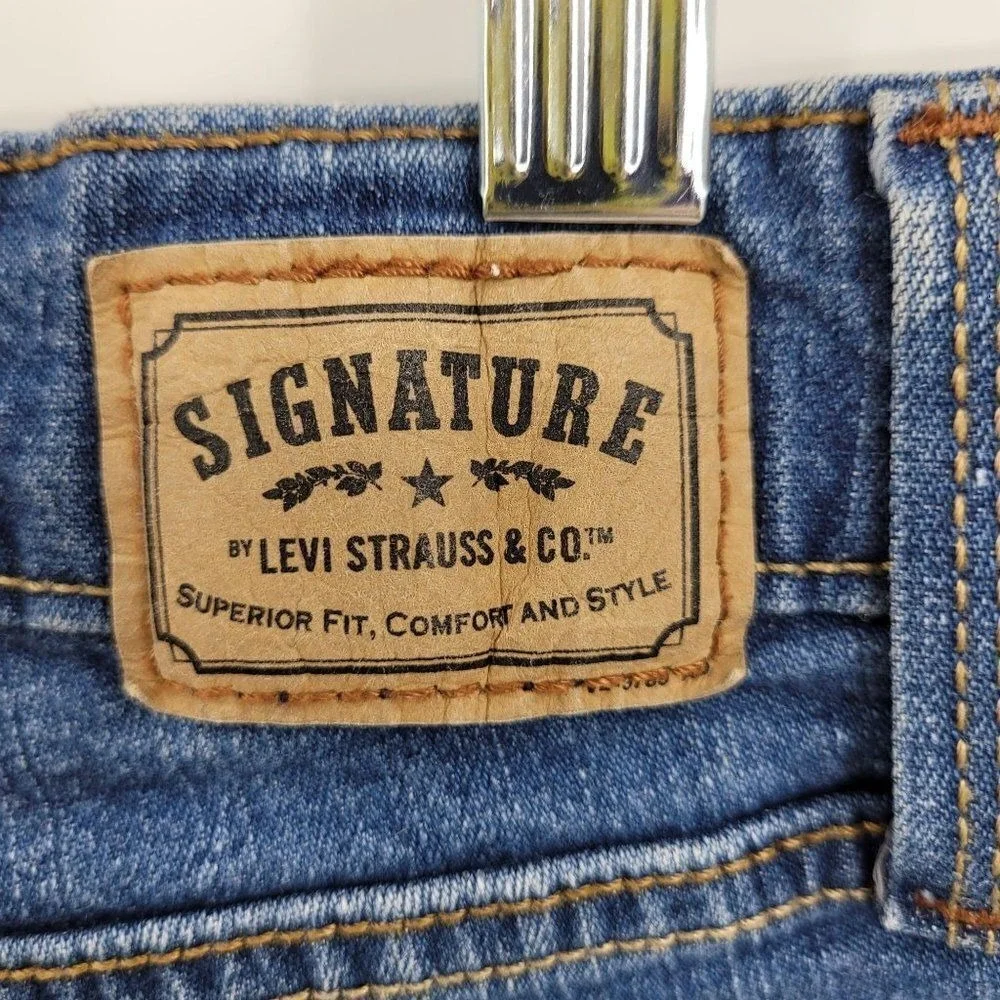 Levi's Upcycled Cutoff Jean Shorts Sz‎ 4 Mid Rise Stretch 5 Pocket Raw Hem